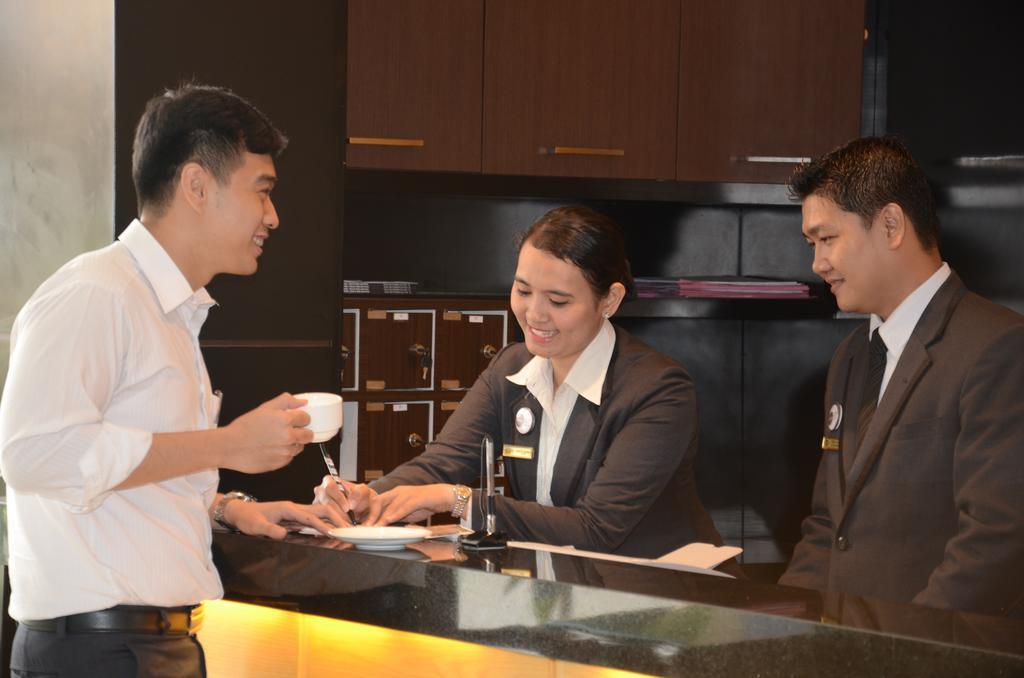 โรงแรมเอมีลา บาย อะแมสซิ่ง ปาเลมบัง ภายนอก รูปภาพ