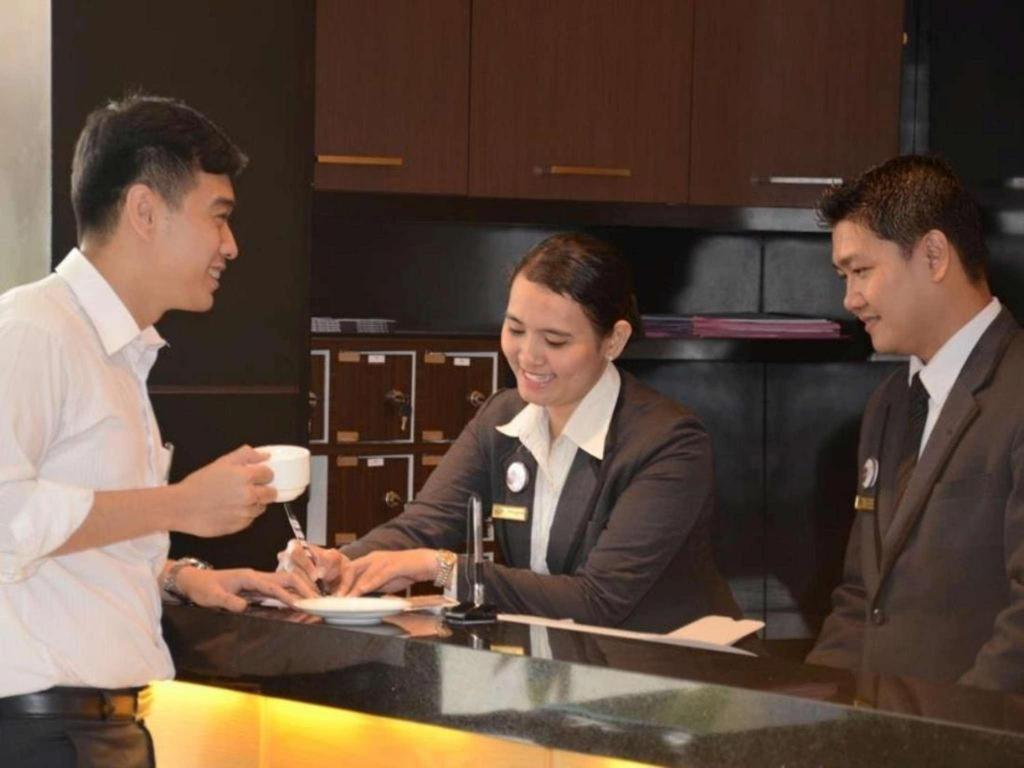 โรงแรมเอมีลา บาย อะแมสซิ่ง ปาเลมบัง ภายนอก รูปภาพ
