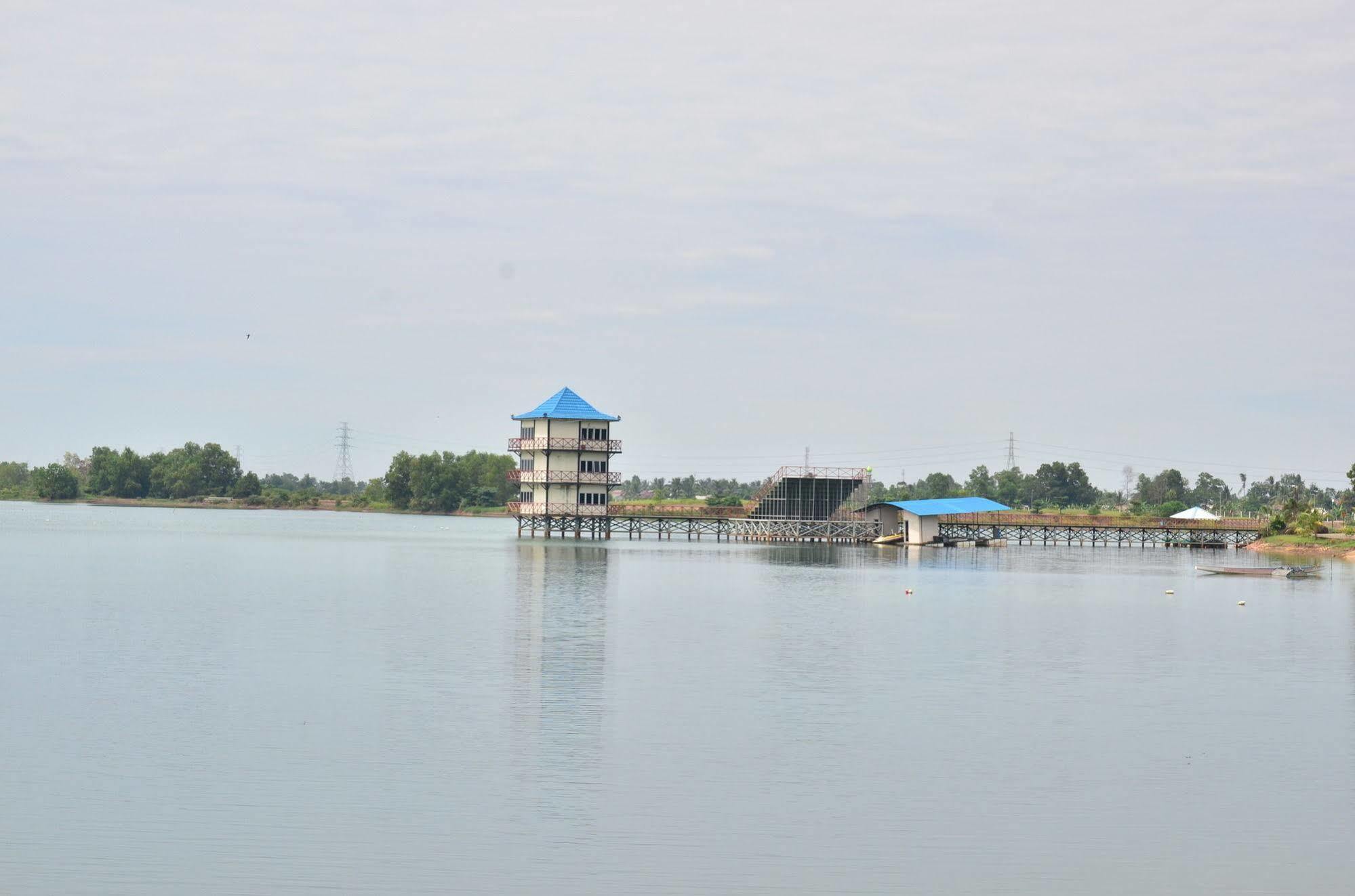 โรงแรมเอมีลา บาย อะแมสซิ่ง ปาเลมบัง ภายนอก รูปภาพ